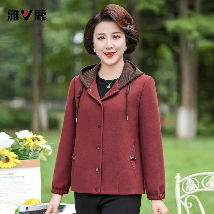 雅鹿时尚洋气休中老年妈妈装外套春秋新款女连帽夹克上衣C26030B