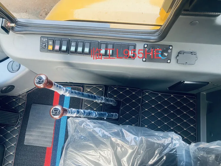 脚垫山东临工重特955he 955hl 936 926 939 933地皮踏任何装载机