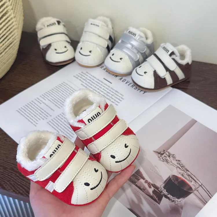 冬季婴幼儿加绒学步鞋0-2岁加绒防滑贝壳头经典学步鞋