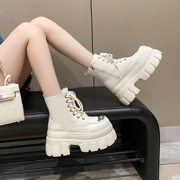 高级感白色马丁靴女加绒加厚保暖短靴小个子9cm厚底增高雪地靴女