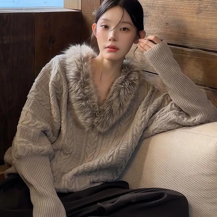 灰色毛毛v领麻花蝙蝠袖毛衣女秋冬法式慵懒风高级感保暖针织上衣