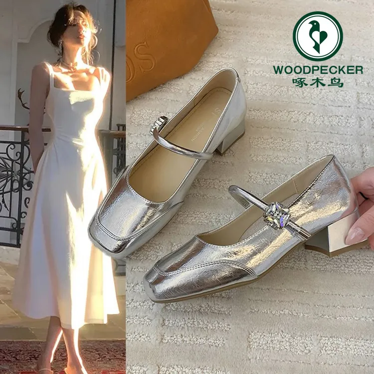 啄木鸟法式玛丽珍高跟鞋女2025夏季新款粗跟银色单鞋配裙子小皮鞋