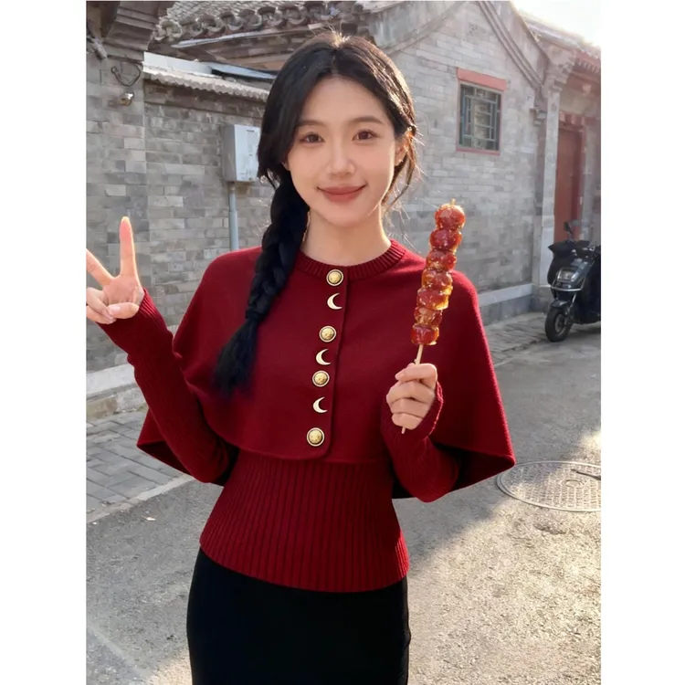 巨好看的小香风红色叠穿显瘦针织衫秋冬季新款爆款减龄斗篷两件套