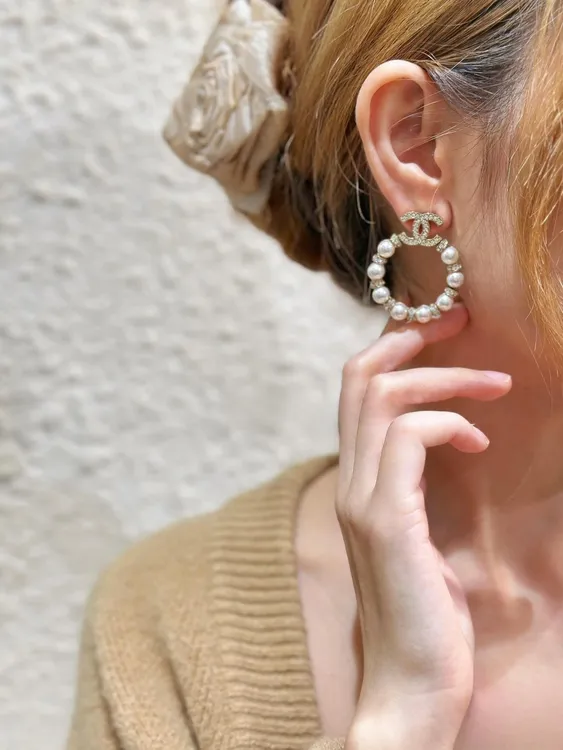 铜合金耳饰 气质轻奢复古优雅耳坠耳环双C珍珠耳钉高级耳环