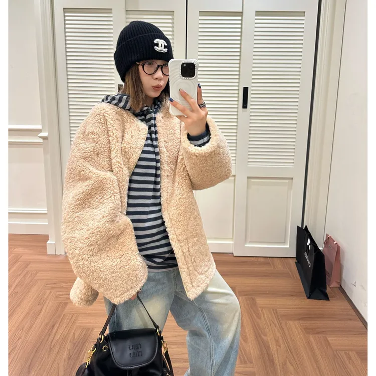 Our2【毛茸茸棒球外套】秋冬季设计款百搭时尚毛绒外套【X5911】