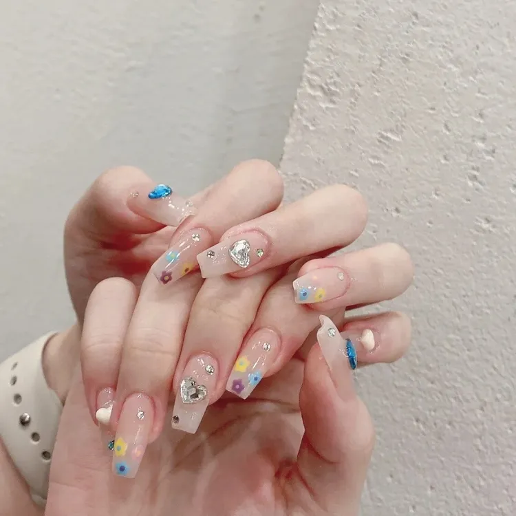 纯手工穿戴甲美甲清新多巴胺小花爱心美甲可拆卸重复使用穿戴甲