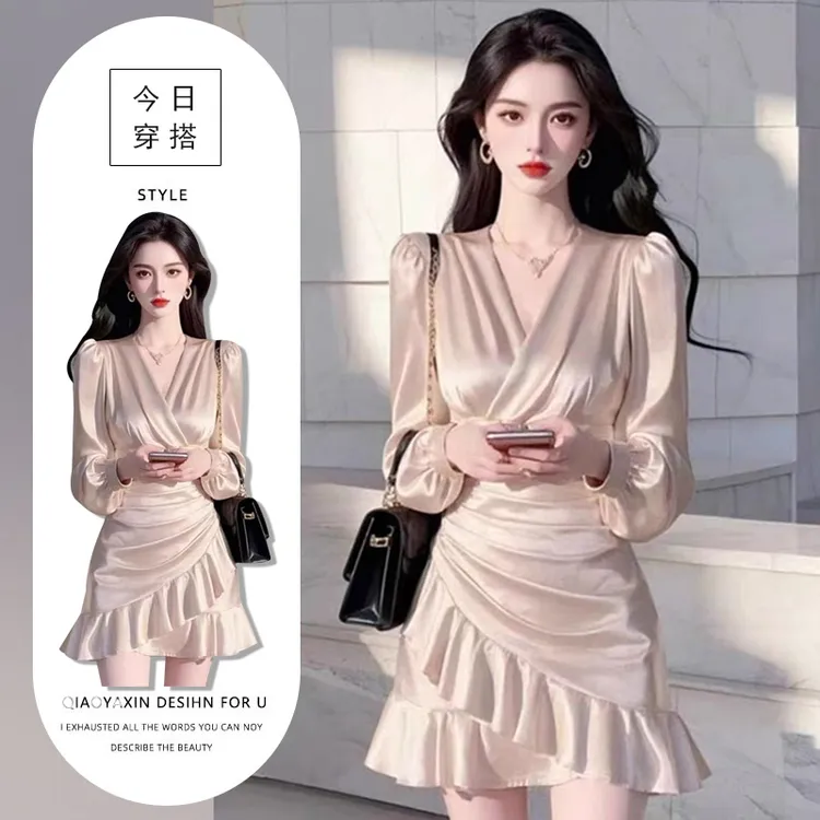 港味气质修身显瘦包臀裙女2025春秋新款小个子洋气纯欲辣妹连衣裙