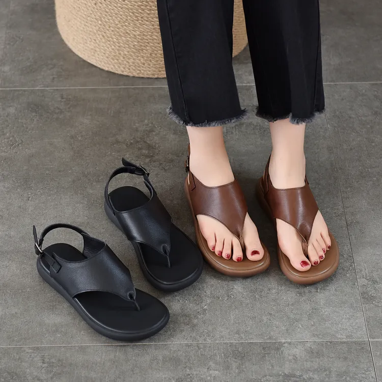 头层牛皮外穿夹趾凉鞋女2025年夏季新款真皮平底低帮罗马凉鞋百搭