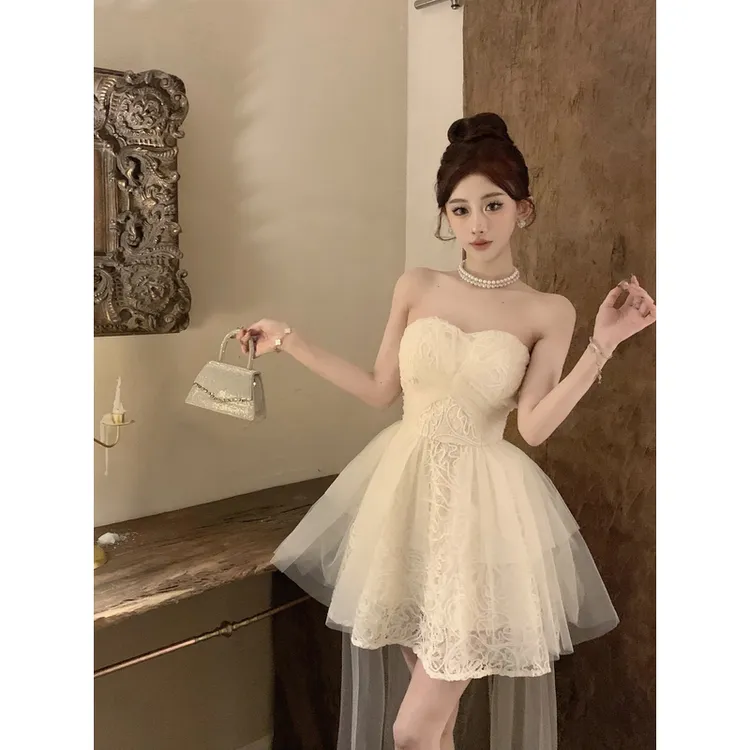 法式气质抹胸蕾丝网纱拼接高级感2025新款拖尾礼服蓬蓬连衣裙女春