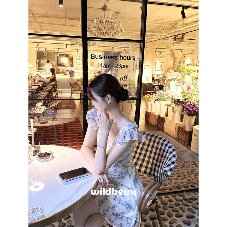 小野莓【浪漫回响】7月7日夏季新品气质杏色碎花连衣裙女BL813727