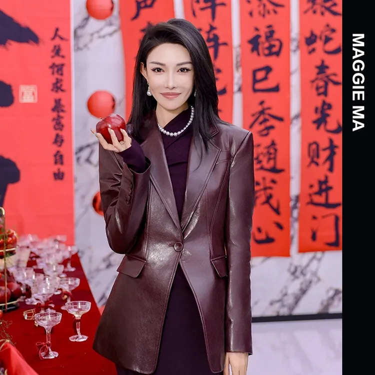 MAGGIE MA马婧设计师款樱桃红漆复古活力热情一粒扣皮衣外套035C
