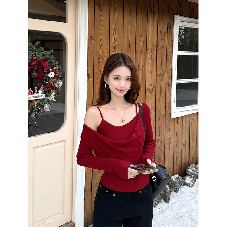 【圣诞恋人】气质韩系显白外衫+吊带上衣荡领显瘦冬ins套装23672#