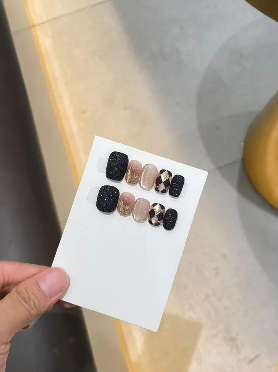 【璀璨秘境-微掉粉】秋冬爆款磨砂菱格小众高品质纯手工穿戴甲显白