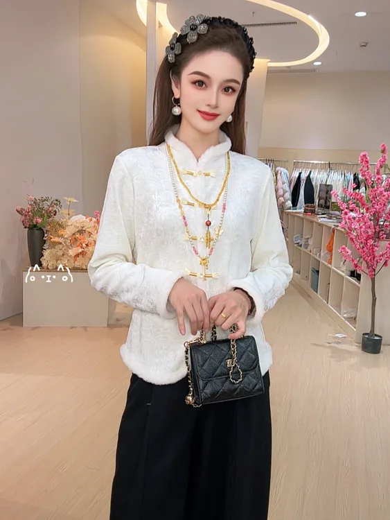 【小白狐】新中式2025秋冬新款加绒加厚收腰金丝线盘扣