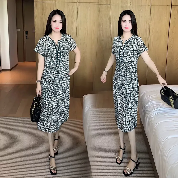 显瘦妈妈夏装洋气碎花连衣裙2025新款中老年女装短袖气质中长裙子