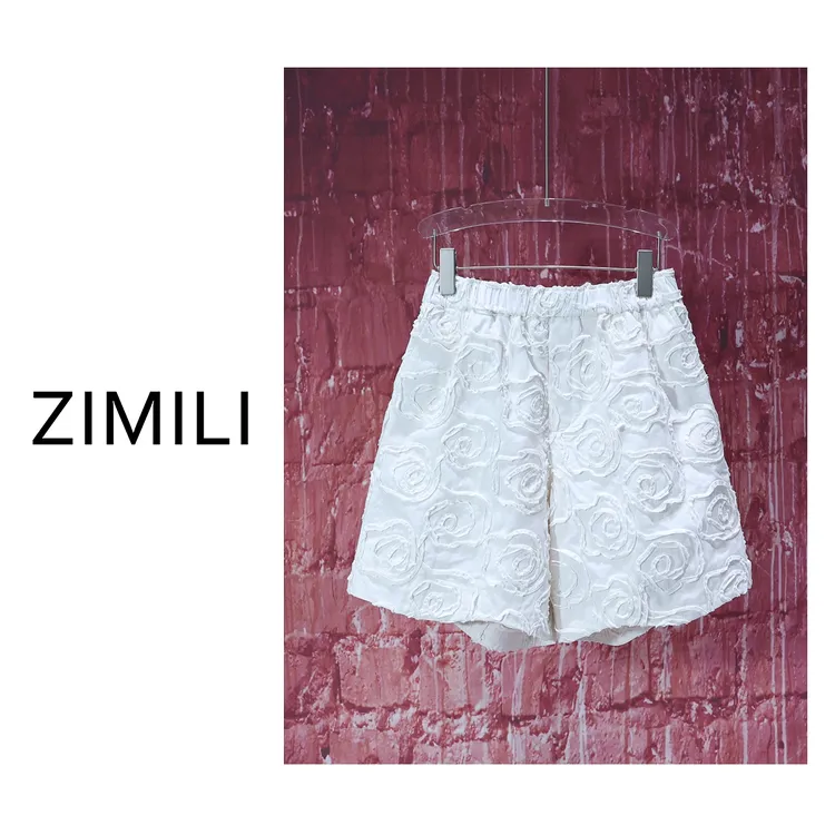 【LIANG哥女装】2025夏欧版轻薄透气云雾白立体盘花休闲短裤7129