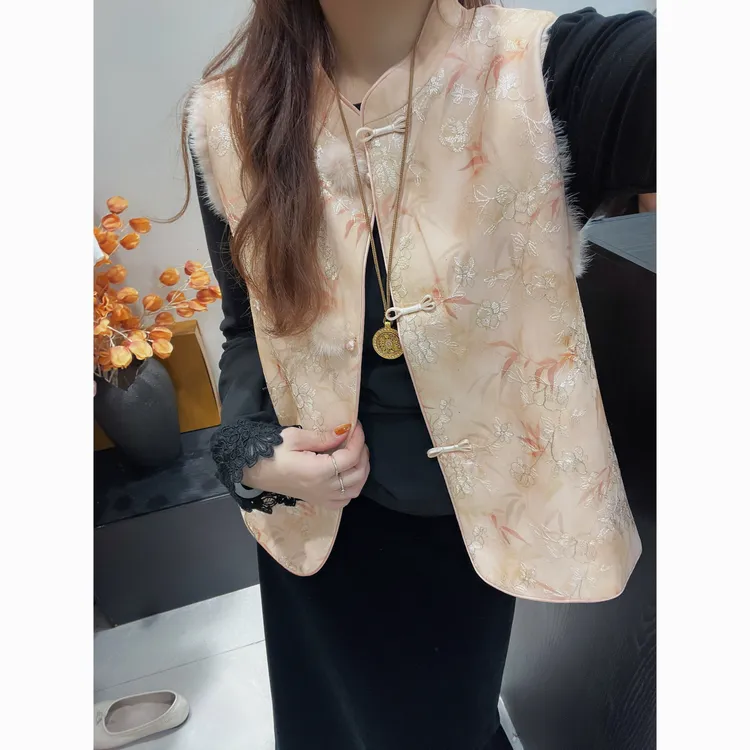 NS「荒春黛」新款国风新中式夹棉刺绣拼接毛毛气质百搭马甲马夹