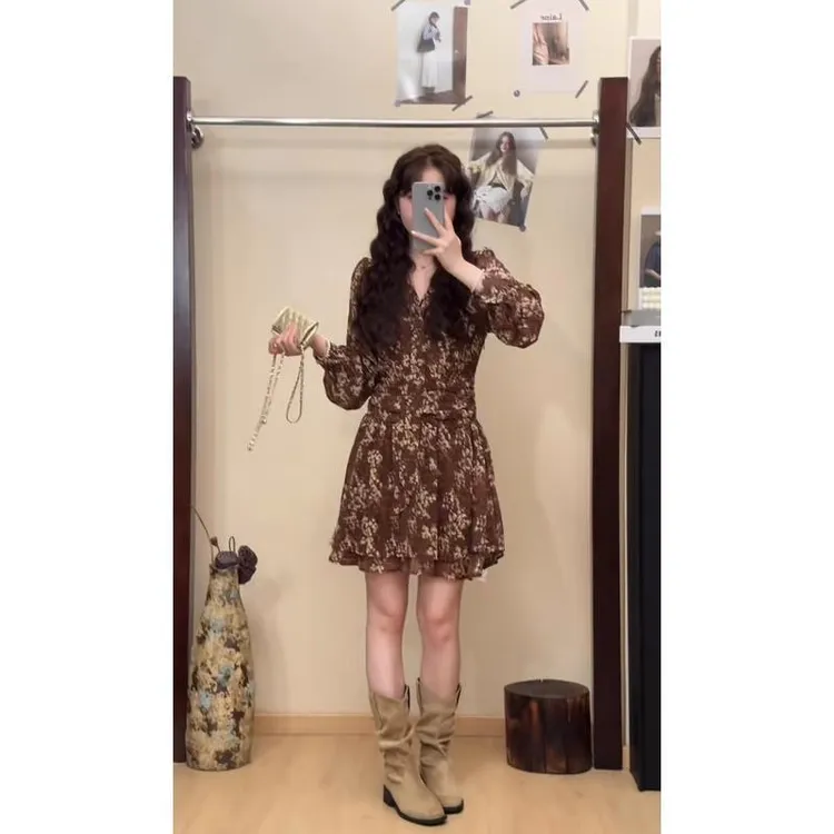 2025秋季新款茶歇法式气质老钱风碎花连衣裙子女