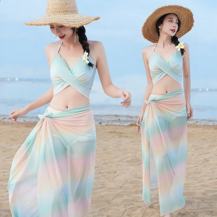 新款比基尼泳衣女性感海边披纱海滩沙滩大披肩防晒三件套泳装裹裙