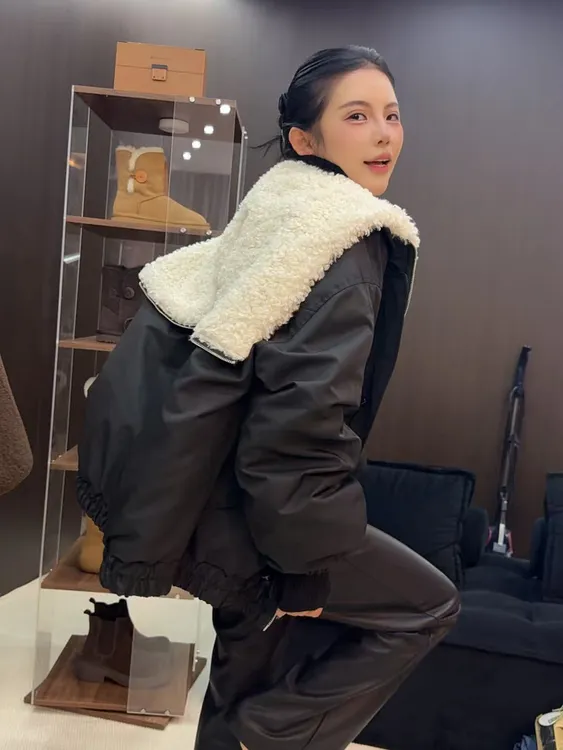 21-211休闲风天使之翼羽绒服