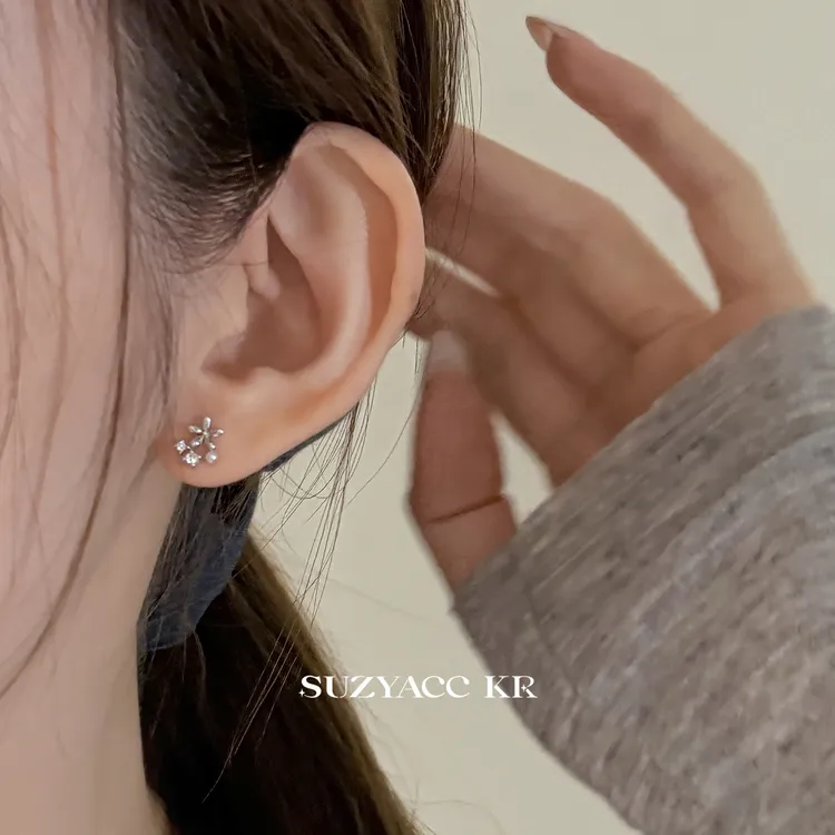 Suzyacc Kr 925银合成锆石耳饰 【花间星】花朵锆石小耳钉气质E2753