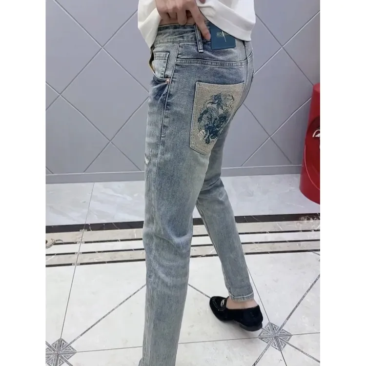 男士小脚牛仔裤图龙刺绣提花工艺显瘦修身时尚轻奢高品质舒适长裤