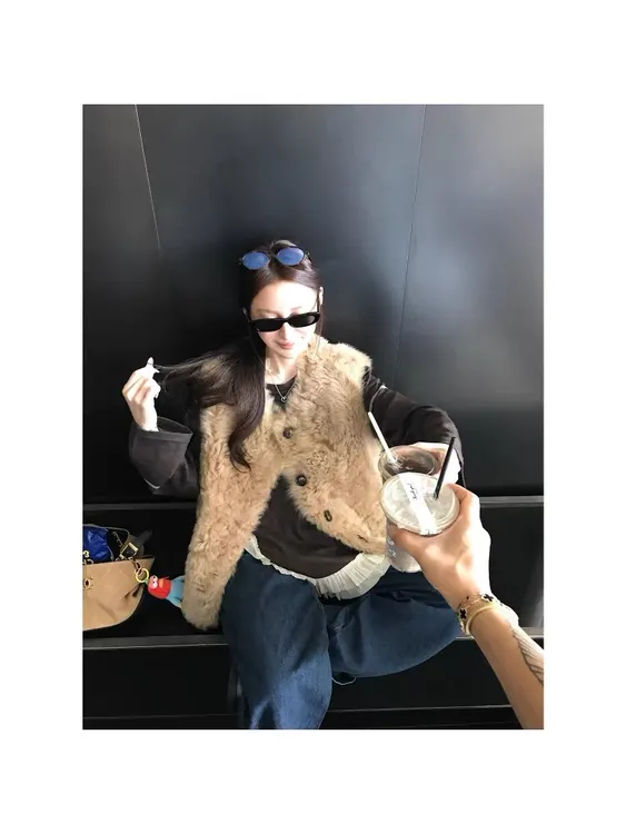 款厚款重工常规女时尚毛马甲保暖拼接短外套小香风气质牛仔网红