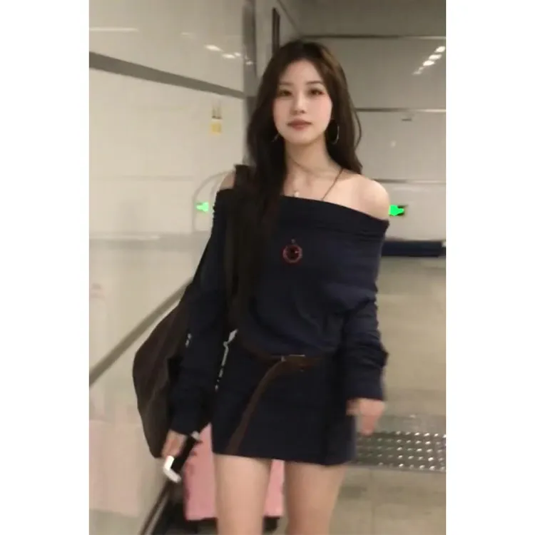 长袖连衣裙2025早秋新款法式气质露肩收腰显瘦设计感百搭短款裙子