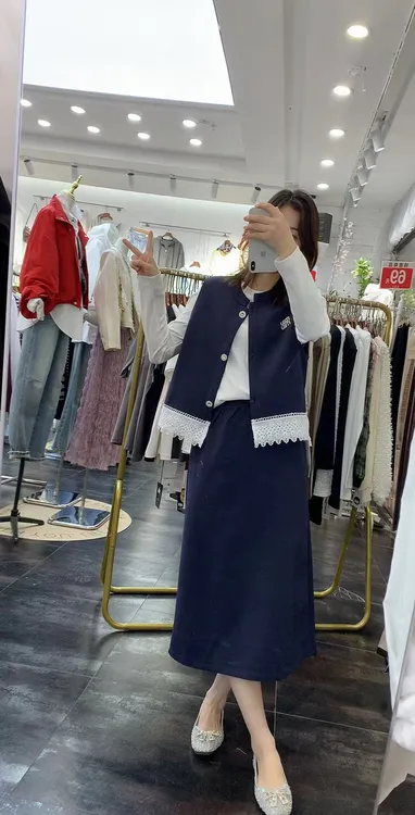 春夏新品韩版马甲长袖衫半身裙三件套套装时尚洋气名媛减龄显瘦潮