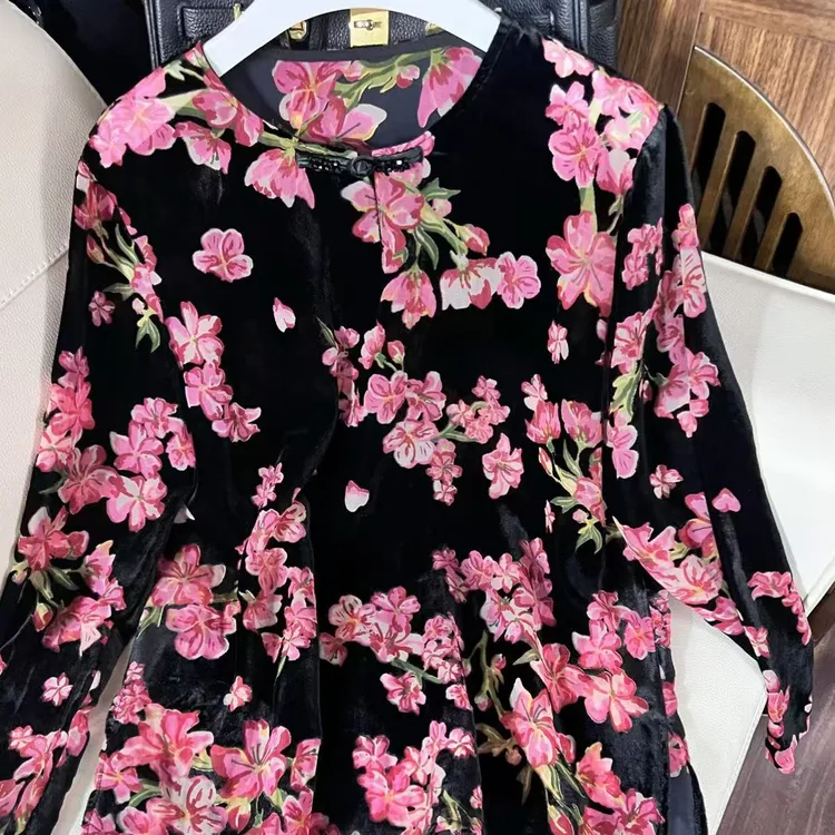 喜上桃花洋气时尚圆领开叉衫短款百搭小衫长袖黑色女款上衣