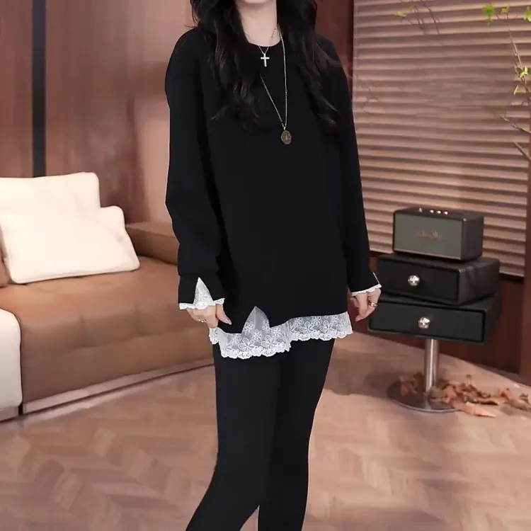 2025秋冬季时尚新款设计感假两件显瘦长袖T恤女拼接蕾丝打底上衣