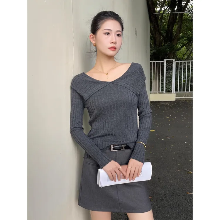 深灰色翻领针织打底衫女2025新款春秋季气质毛衣坑条长袖内搭上衣