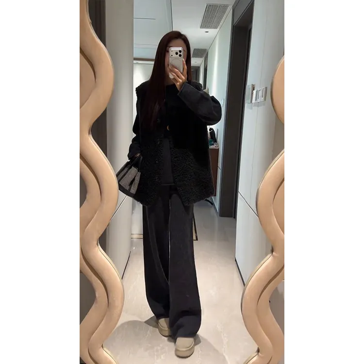 秋冬流行穿搭一整套女2025新款懒惰风针织衫叠穿马甲休闲裤三件套