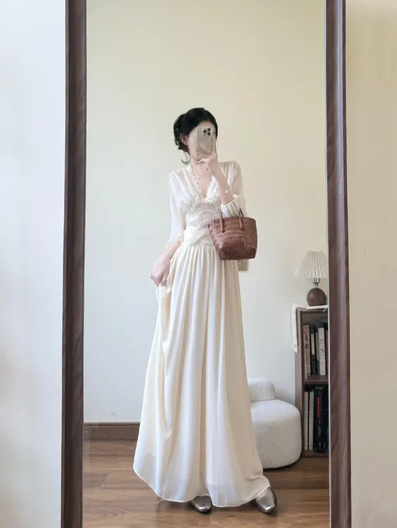 2025夏季新款法式仙气蕾丝V领长袖罩衫上衣搭配半身裙气质两件套