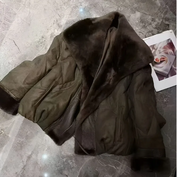 白鹅绒时尚轻奢女士冬装皮毛一体鹅绒服