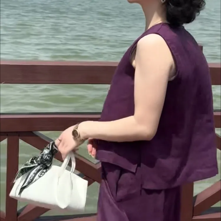 Y新款气质显瘦无袖上衣半身裙减龄女装