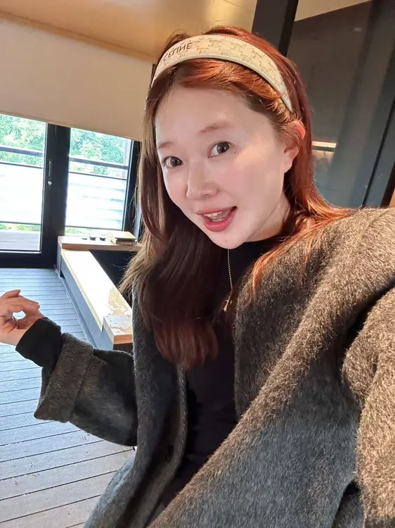 【BORAKOO】早秋款 简约气质V领毛呢外套（带腰带）