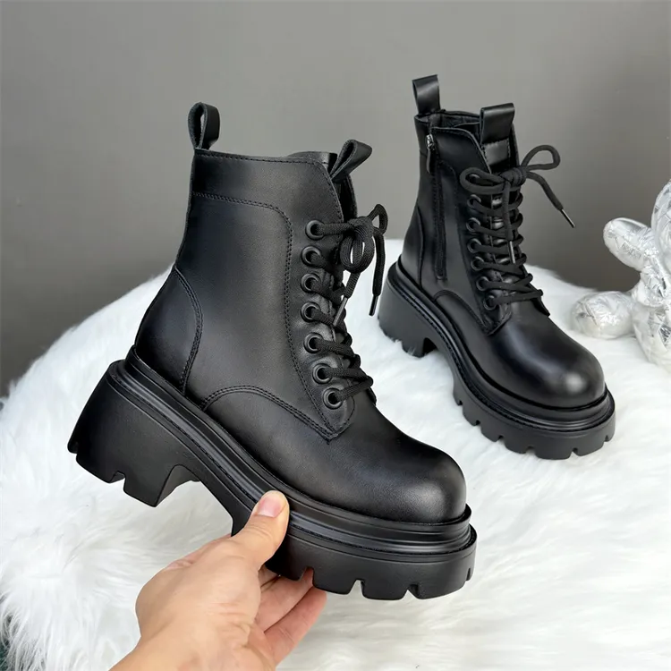 厚底羊毛马丁靴女2025新款冬季加绒增高显瘦短靴保暖雪地靴小码34