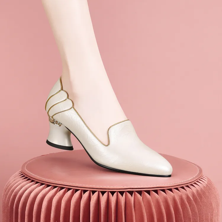 梵芮诗简单百搭2025新款尖头金边气质时尚穿搭通勤粗跟单鞋-1556