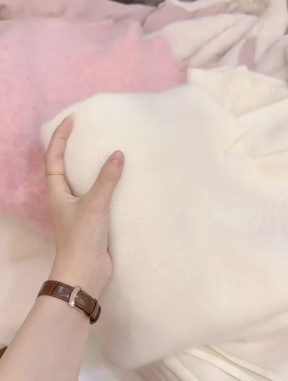 七言家冬日“小太阳”！#无缝云朵白羊毛拉绒感软糯毛衣7086