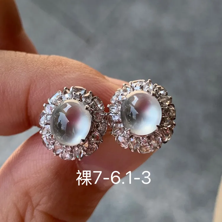 玻璃种蛋面天然翡翠耳钉 镶嵌精致 女生配饰 翡翠保真基地