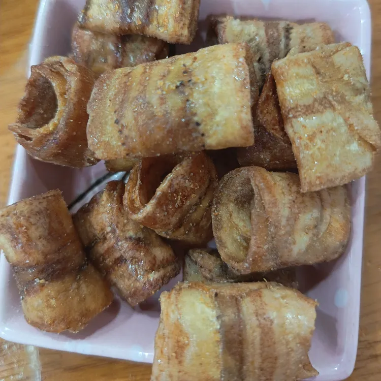 香蕉脆卷香脆可口，解馋小零食办公室休闲食品咸味油炸