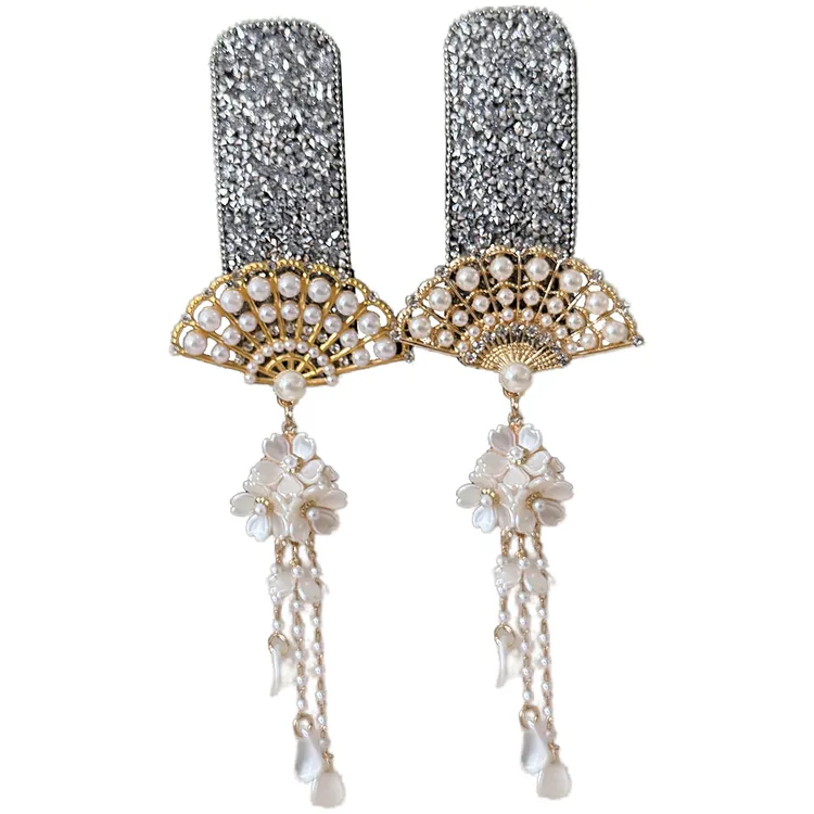 weixiang/薇香2025年新中式长款流苏铃铛个性掰掰夹气质复古发夹