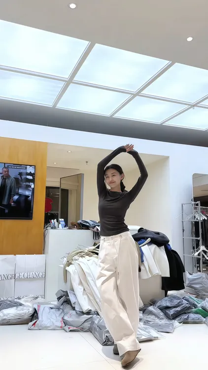 韩系圆领正肩长袖t恤修身收腰上衣百搭抽绳松紧腰宽松阔腿休闲裤