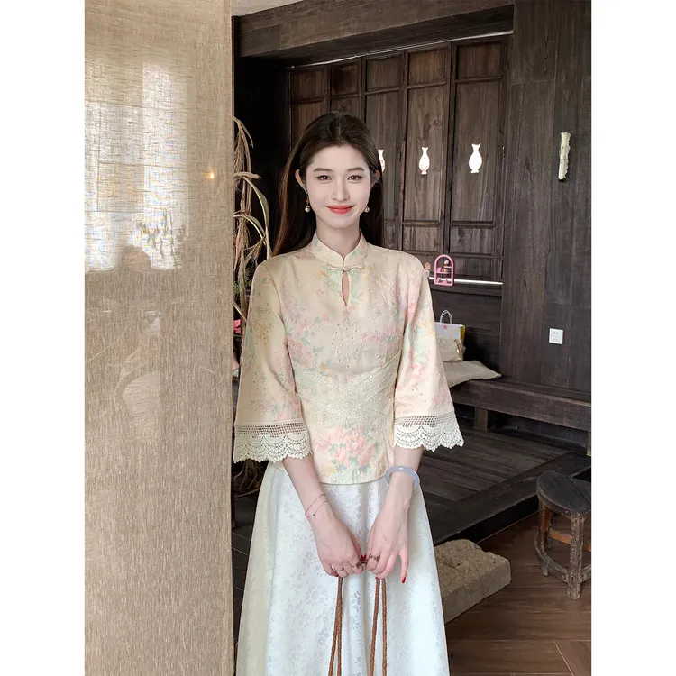 凌茜恣禾【绣烟罗】国风新中式绣花镂空修身上衣杏色剪花半身裙套装