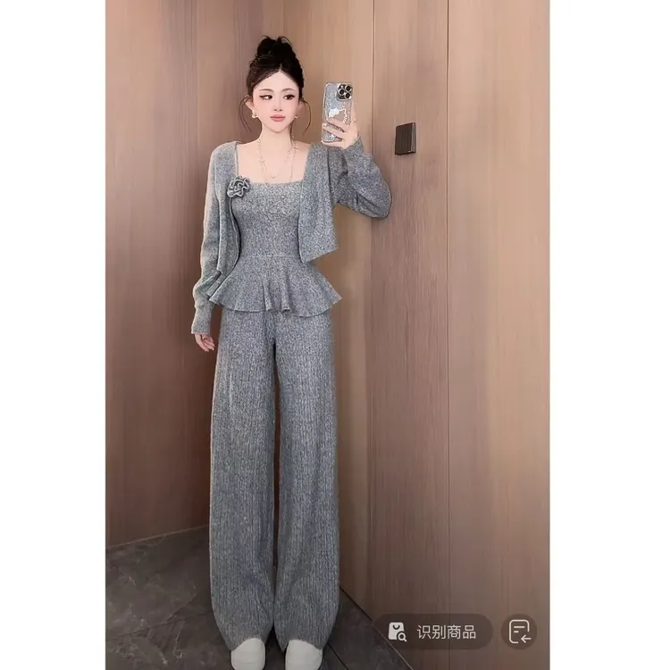 曼曼【氛围三部曲】针织外搭开衫+吊带背心直筒阔腿裤三件套