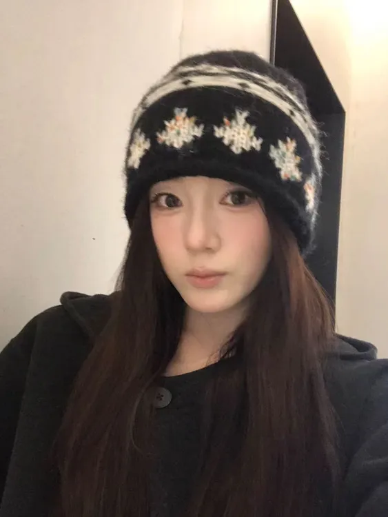 三色几何提花卷边针织堆堆帽女秋冬保暖显脸小复古氛围感毛线帽子