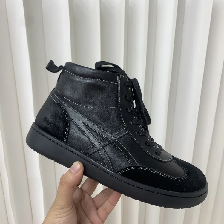 圆头秋冬休闲鞋胶粘马丁靴潮流厚款短筒防滑系带中帮