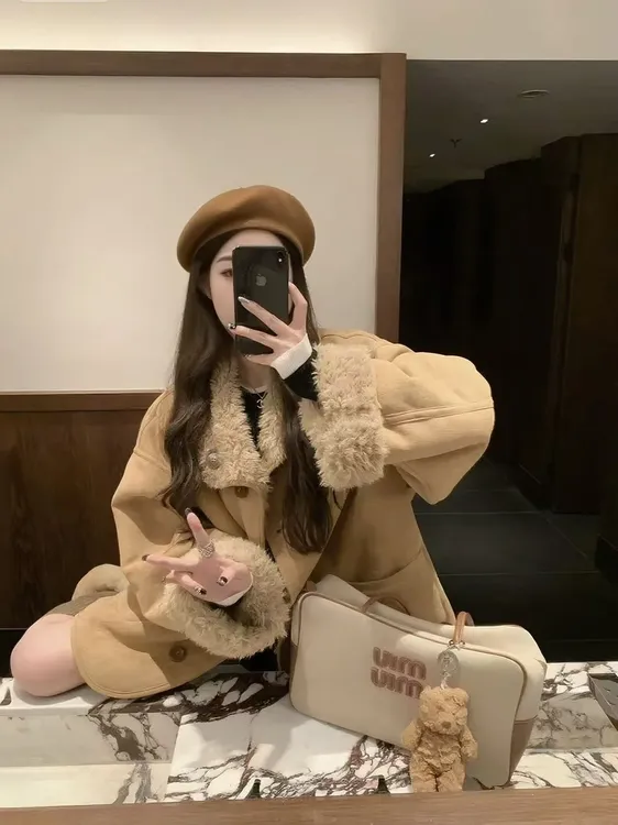 皮毛一体两面穿羊羔毛外套女冬季加厚宽松机车服保暖立领夹克上衣