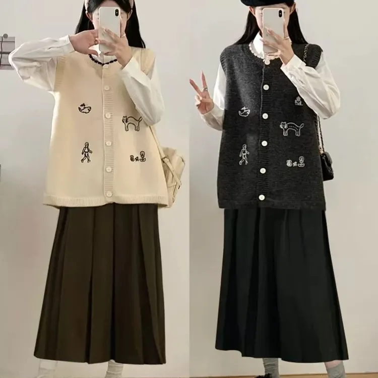 「小吴家」卡通刺绣针织马甲背心+打底衬衣+百褶半身裙三件套女